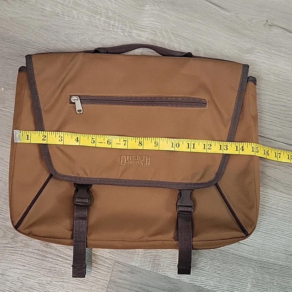 Duluth Trading Co brown quilted laptop bag